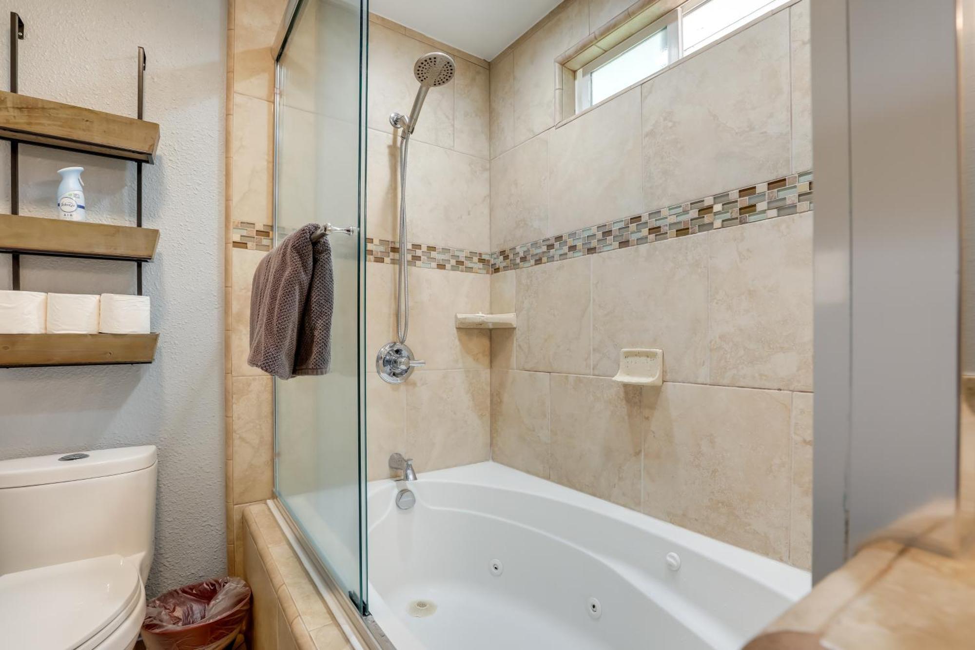 Family With Pool About 7 Mi To Downtown Sacramento! * Sacramento