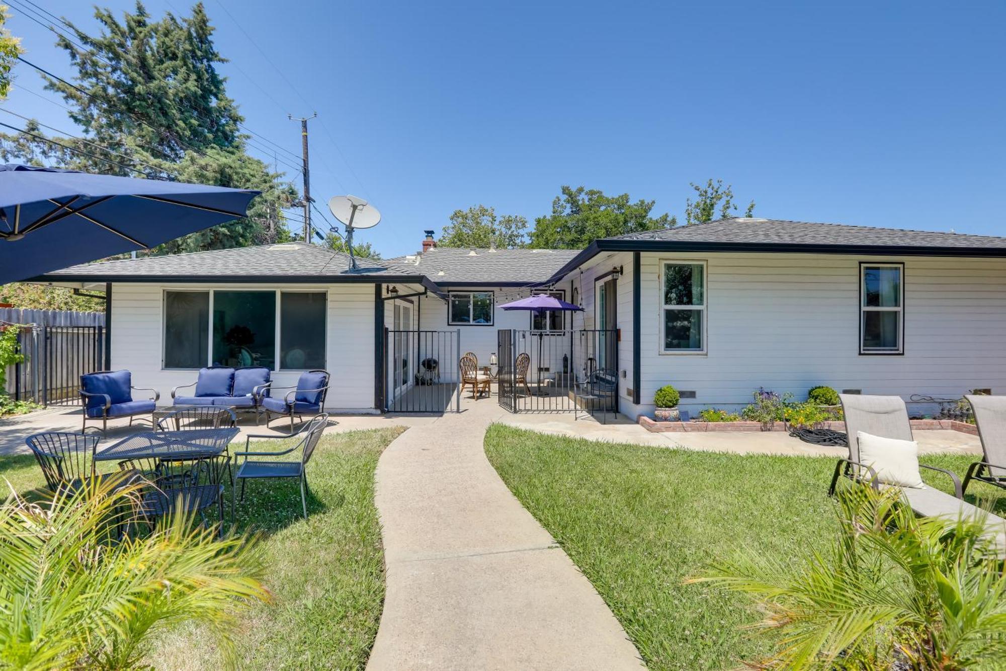 Family With Pool About 7 Mi To Downtown Sacramento!