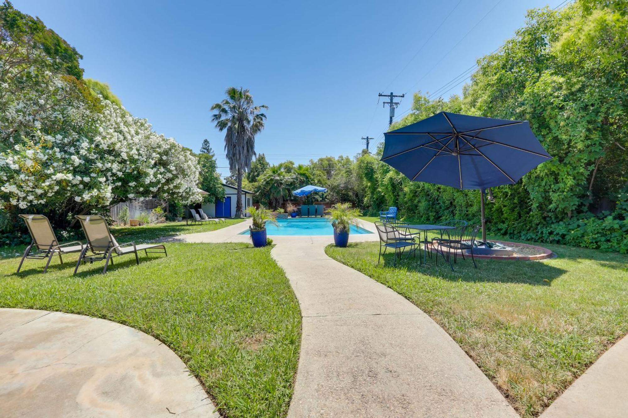 Family With Pool About 7 Mi To Downtown Sacramento! Holiday home